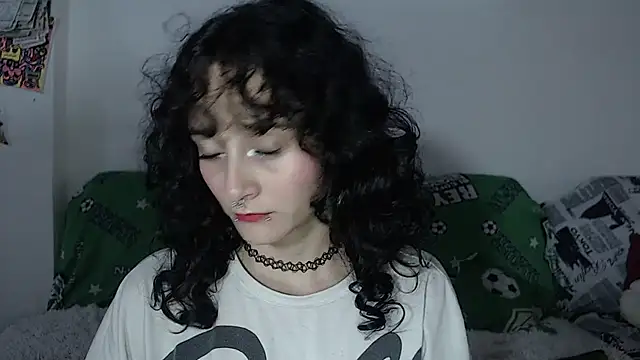 Snapshot of kitty22_ chatting on December 17, 1:16 pm kitty22 online show from December 17, 1:16 pm