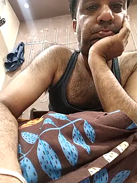 Snapshot of lund_lol chatting on May 3, 7:58 am lund lol online show from May 3, 7:58 am