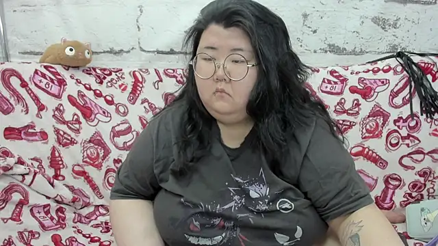 Snapshot of Nadine_asian chatting on July 9, 2:04 am Nadine asian online show from July 9, 2:04 am