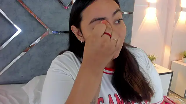 LucciaPorter online show from March 26, 1:28 pm