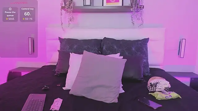 isabella simons online show from March 26, 2:39 am