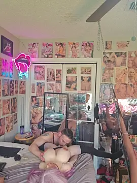 Snapshot of luvs2cumm69 chatting on May 7, 4:34 pm luvs2cumm69 online show from May 7, 4:34 pm