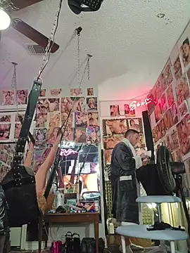 Snapshot of luvs2cumm69 chatting on June 17, 2:03 am luvs2cumm69 online show from June 17, 2:03 am