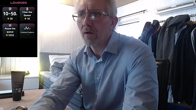 Snapshot of tom-swede chatting on February 6, 12:08 pm tom-swede online show from February 6, 12:08 pm