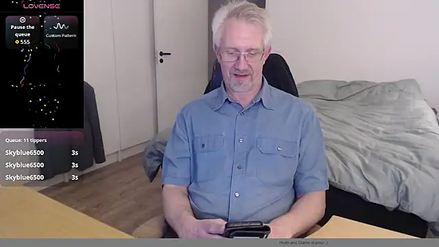 Snapshot of tom-swede chatting on March 17, 9:40 pm tom-swede online show from March 17, 9:40 pm