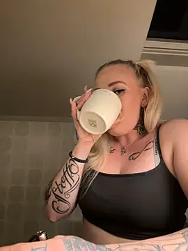 QueenOfFknBj online show from December 22, 5:42 pm