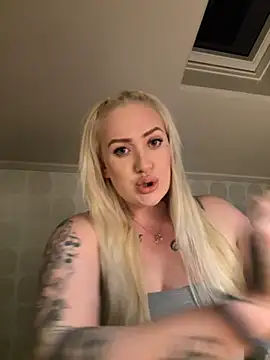 QueenOfFknBj online show from February 7, 5:29 pm