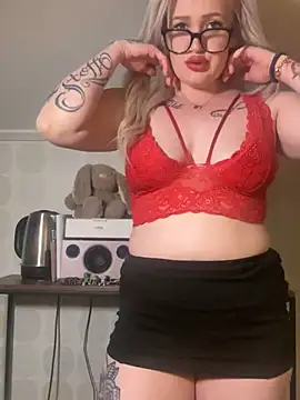 QueenOfFknBj online show from March 9, 11:25 pm