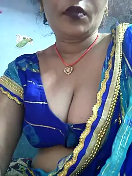 Snapshot of Ritasingh-0461 chatting on May 8, 1:33 am Ritasingh-0461 online show from May 8, 1:33 am