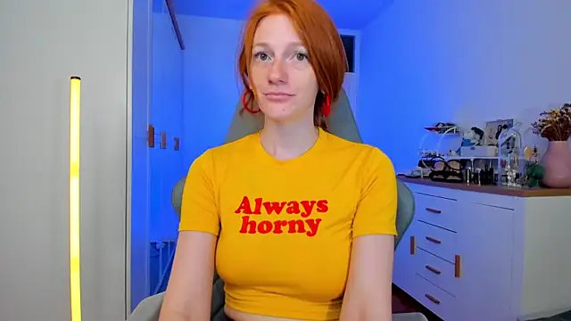 Snapshot of Aliceginger99 chatting on July 8, 1:15 pm Aliceginger99 online show from July 8, 1:15 pm