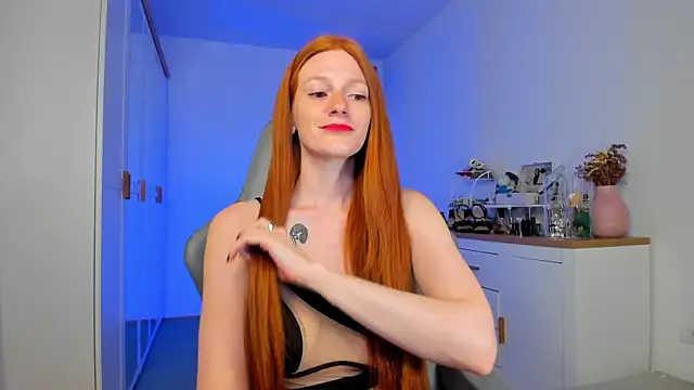 Snapshot of Aliceginger99 chatting on July 22, 1:14 pm Aliceginger99 online show from July 22, 1:14 pm