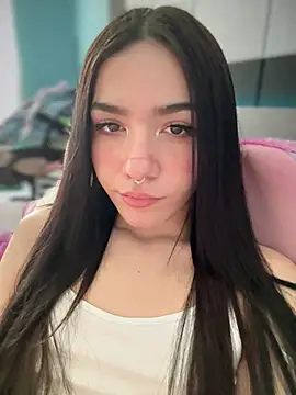 Snapshot of ShannonShanny chatting on March 8, 9:39 am ShannonShanny online show from March 8, 9:39 am