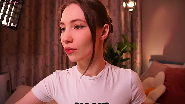 askaudrey  online show from December 14, 1:38 pm