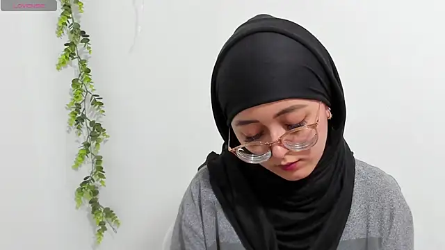 Snapshot of aysel_elid chatting on January 8, 9:44 pm aysel elid online show from January 8, 9:44 pm