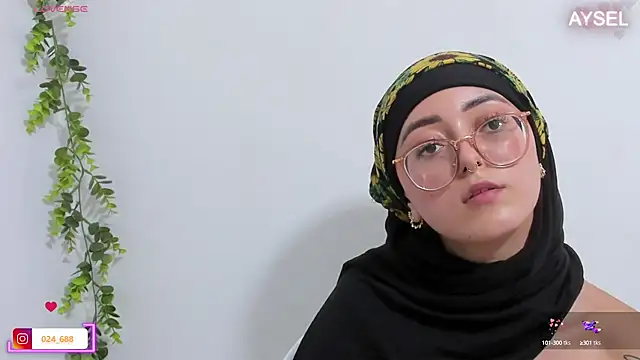 Snapshot of aysel_elid chatting on January 15, 12:09 am aysel elid online show from January 15, 12:09 am