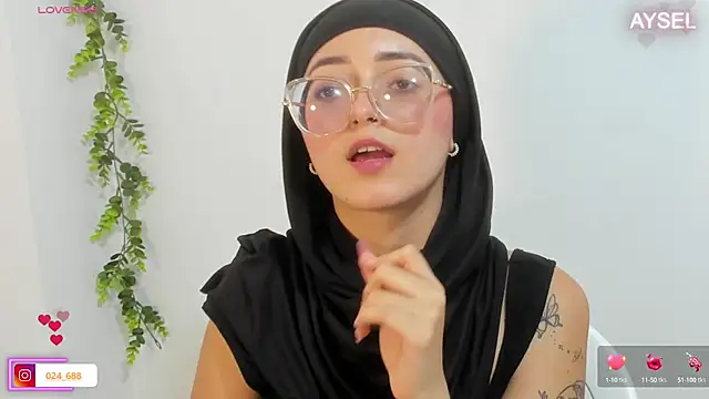 Snapshot of aysel_elid chatting on February 5, 9:18 pm aysel elid online show from February 5, 9:18 pm