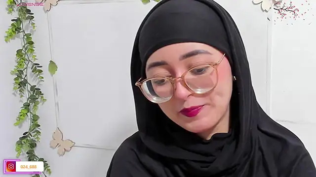 Snapshot of aysel_elid chatting on October 1, 9:43 pm aysel elid online show from October 1, 9:43 pm