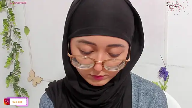 Snapshot of aysel_elid chatting on October 8, 9:56 pm aysel elid online show from October 8, 9:56 pm