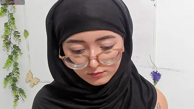 Snapshot of aysel_elid chatting on October 28, 11:07 pm aysel elid online show from October 28, 11:07 pm