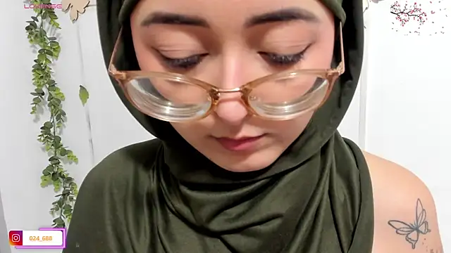 aysel elid online show from March 27, 10:42 pm