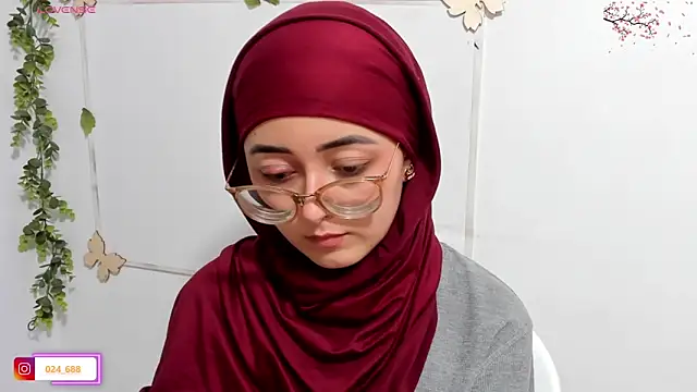 aysel elid online show from April 8, 11:59 pm