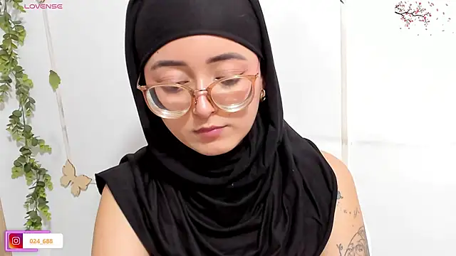 Snapshot of aysel_elid chatting on June 21, 7:16 pm aysel elid online show from June 21, 7:16 pm