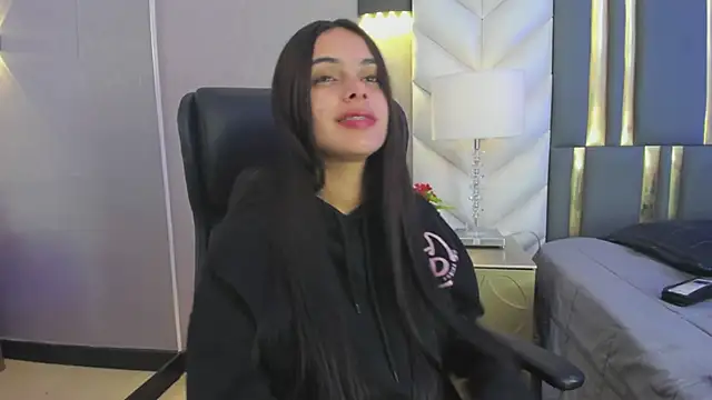 Snapshot of ChloeHarper_ chatting on April 20, 11:46 am ChloeHarper online show from April 20, 11:46 am