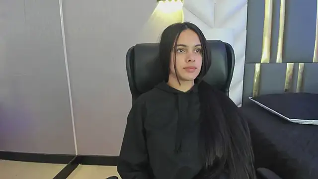 Snapshot of ChloeHarper_ chatting on April 28, 11:37 am ChloeHarper online show from April 28, 11:37 am