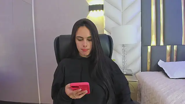 Snapshot of ChloeHarper_ chatting on April 30, 11:49 am ChloeHarper online show from April 30, 11:49 am