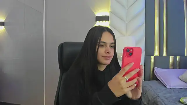 Snapshot of ChloeHarper_ chatting on May 20, 11:49 am ChloeHarper online show from May 20, 11:49 am