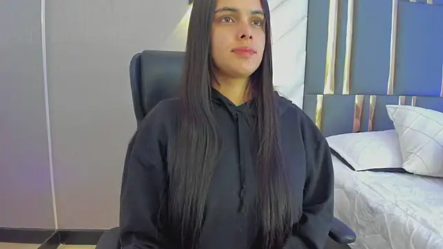 Snapshot of ChloeHarper_ chatting on May 27, 11:51 am ChloeHarper online show from May 27, 11:51 am
