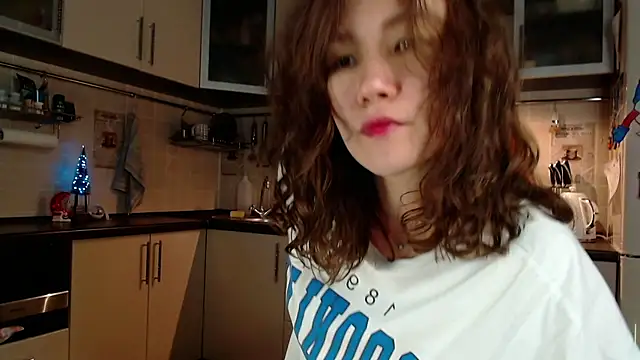 Kelly Yon online show from December 26, 9:04 pm