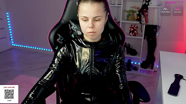 Latex Kitty online show from February 18, 2:57 pm