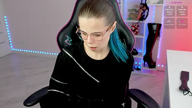 Snapshot of Latex_Kitty chatting on June 16, 3:14 pm Latex Kitty online show from June 16, 3:14 pm