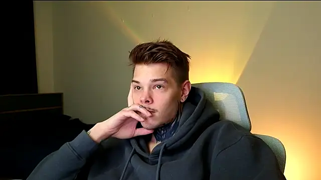 DENIS HERE online show from February 14, 4:37 pm