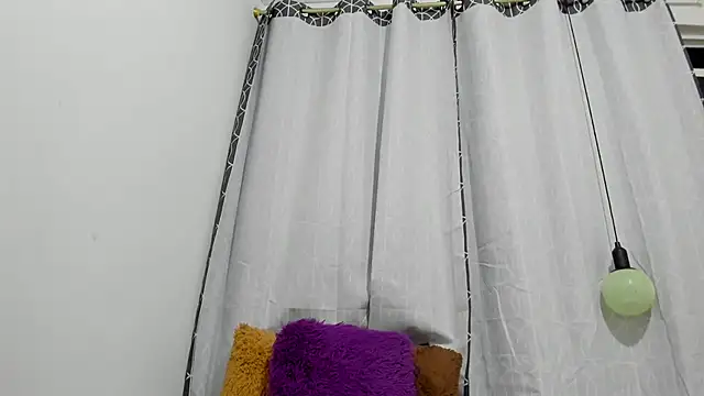 Snapshot of aleteacher chatting on February 23, 6:07 am aleteacher online show from February 23, 6:07 am