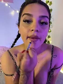 violet-333 online show from March 5, 3:30 pm