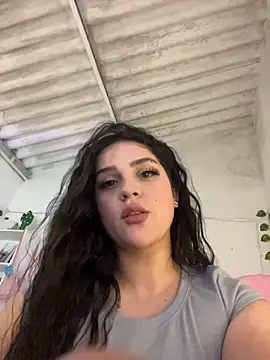 Snapshot of violet-333 chatting on April 27, 5:33 pm violet-333 online show from April 27, 5:33 pm