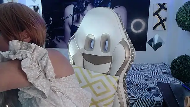 perlasharick 3 online show from March 3, 12:06 am