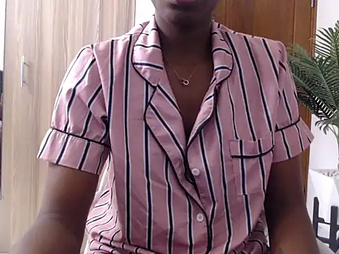 Snapshot of black___ghodess chatting on June 20, 11:35 am black ghodess online show from June 20, 11:35 am