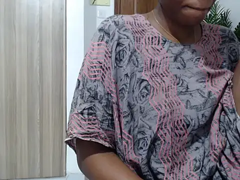 Snapshot of black___ghodess chatting on June 25, 8:35 pm black ghodess online show from June 25, 8:35 pm