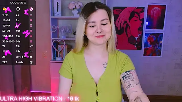 cutie mili online show from February 12, 7:35 pm