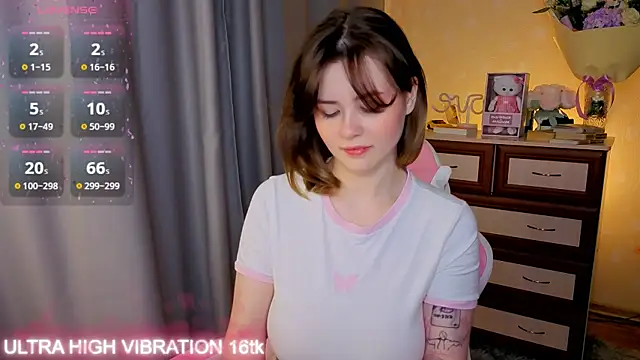 cutie mili online show from October 22, 8:47 am