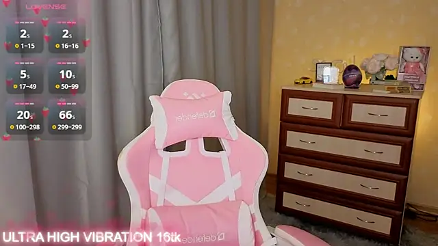 cutie mili online show from December 5, 7:50 am