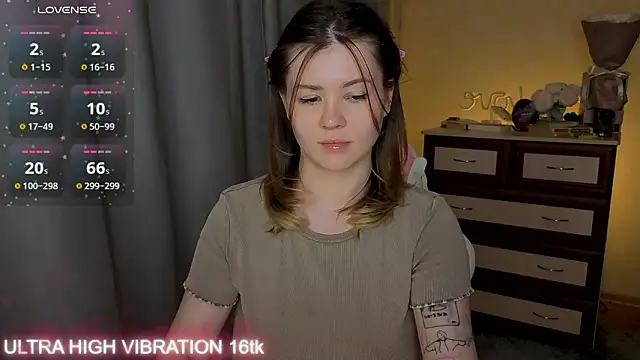 cutie mili online show from March 10, 4:45 pm