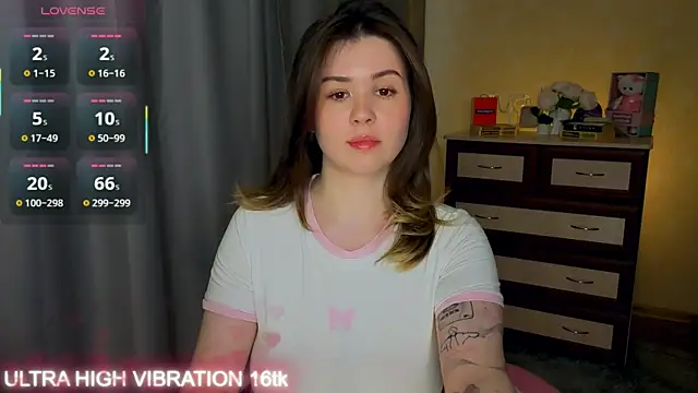 Snapshot of cutie_mili chatting on May 22, 10:32 am cutie mili online show from May 22, 10:32 am