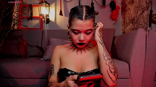 Snapshot of irregular_fetish_ chatting on December 28, 3:58 am irregular fetish online show from December 28, 3:58 am