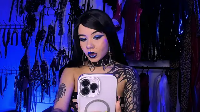 Snapshot of irregular_fetish_ chatting on September 16, 3:29 am irregular fetish online show from September 16, 3:29 am