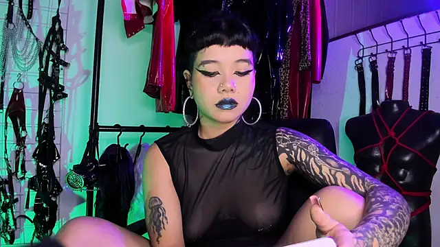 Snapshot of irregular_fetish_ chatting on September 20, 5:08 am irregular fetish online show from September 20, 5:08 am