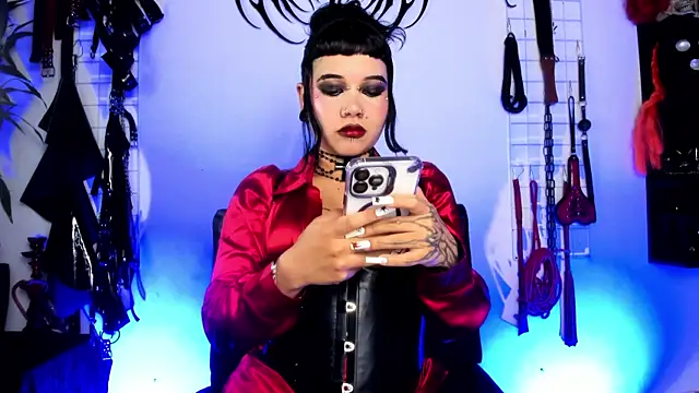 Snapshot of irregular_fetish_ chatting on July 24, 9:35 pm irregular fetish online show from July 24, 9:35 pm